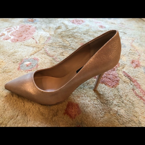 Gold Heels - Picture 2 of 3